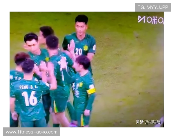 足球巨星深夜豪饮失态引热议球迷担忧状态影响赛场表现